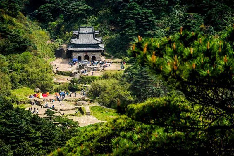 奇幻与现实交融，盛夏采薇最新小说探索异世界与日常生活的交汇点